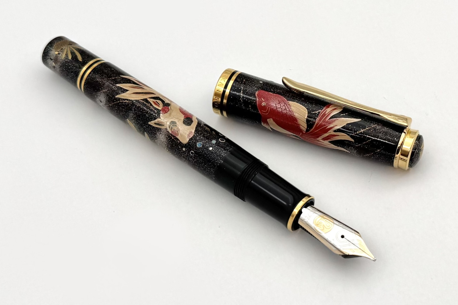 PelikanLESouveranMakieM1000GoldfishFP_B